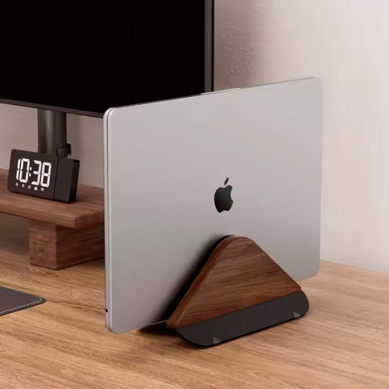 suporte vertical trigonal de madeira para notebook preto e madeira neua exclusive