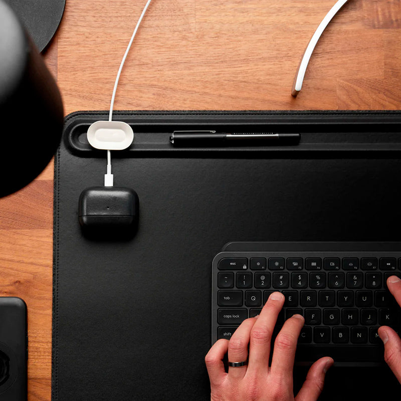 Desk Pad Singular de Couro com Suporte Exclusive preto neua desk mat orbitkey no brasil